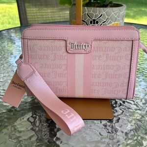 NWT-Juicy Couture Pink Clutch Wristlet